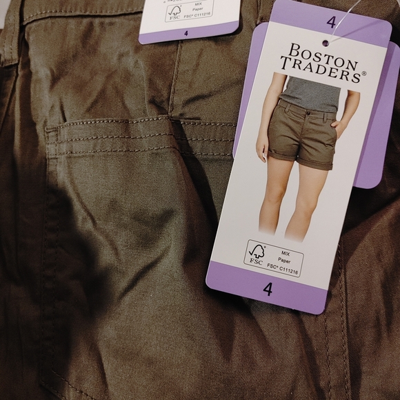 NWT Boston Traders Ladies’ Rolled Hem Bermuda Short Pockets Brown - Picture 2 of 12